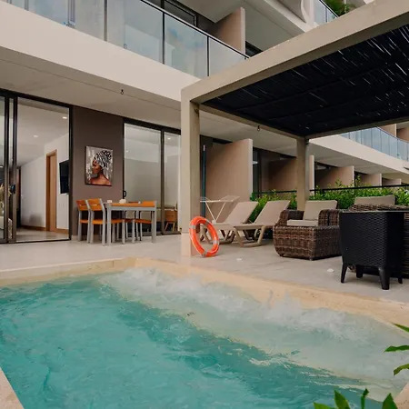 Beautiful With Private Pool & *